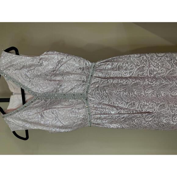 60s Vintage Elegant Sleeveless Women's Cocktail Dress with Beaded Trim - Picture 3 of 9